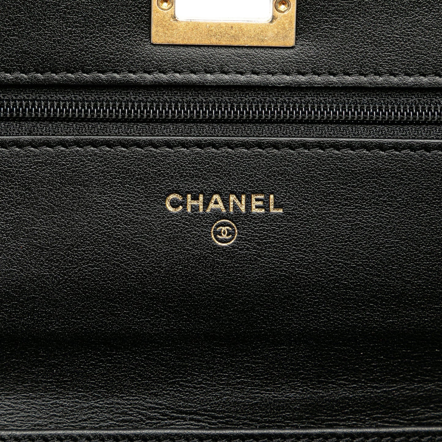 Chanel Calfskin Crocodile Embossed Graffiti 2.55 Cocodile Reissue Wallet On Chain Black