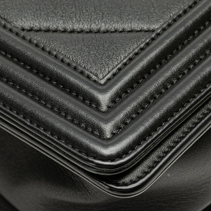Chanel Old Medium Chevron Calfskin Boy Flap Black